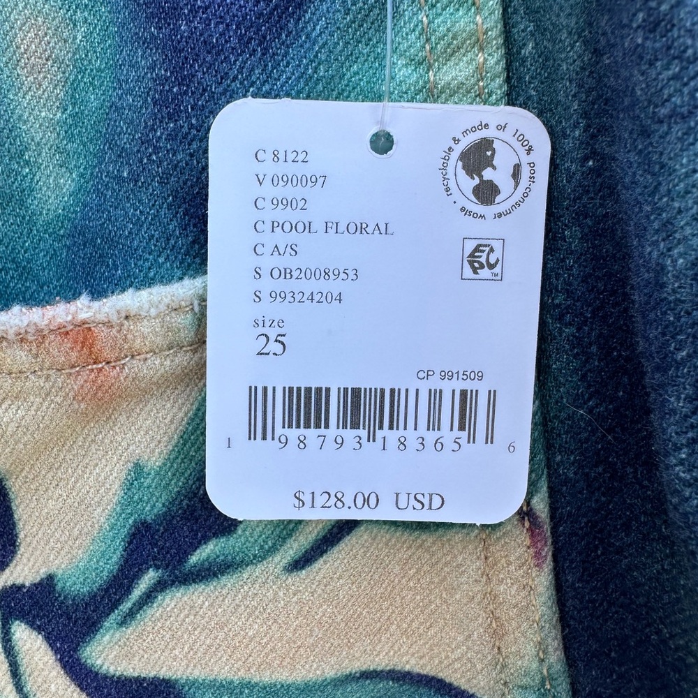 Free People We The Free Good Luck Barrel Jeans in Pool Floral 25 (fits like 24) - Picture 7 of 9